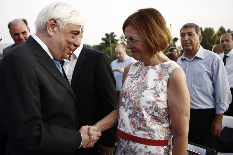 Ο Προκόπης Παυλόπουλος και η υπουργός Πολιτισμού Μυρσίνη Ζορμπά /Φωτογραφία ΑΠΕ