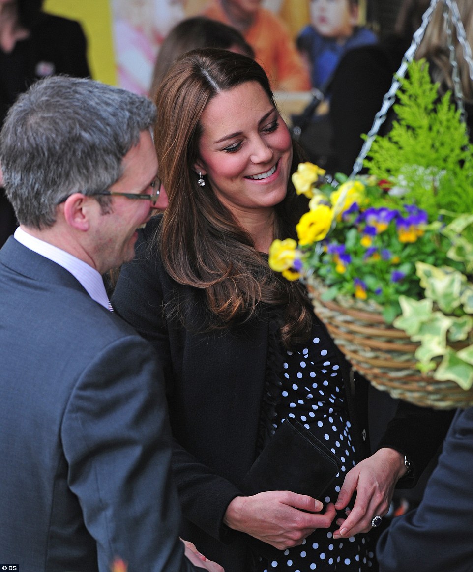 Το φόρεμα των 48 ευρώ της Κέιτ Μίντλετον που τρέλανε τις γυναίκες [εικόνες]