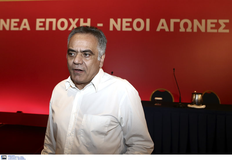 Ο Πάνος Σκουρλέτης προσέρχεται στην ΚΕ του ΣΥΡΙΖΑ