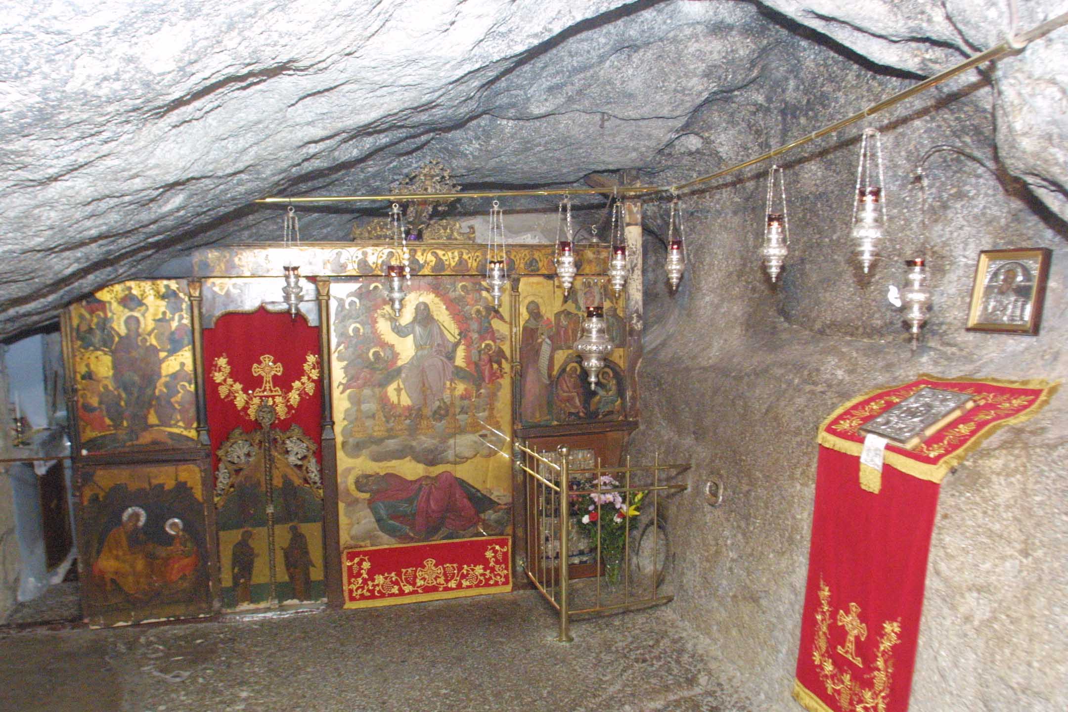 Το εσωτερικό του σπηλαίου της Αποκάλυψης / Φωτογραφία: EUROKINISSI