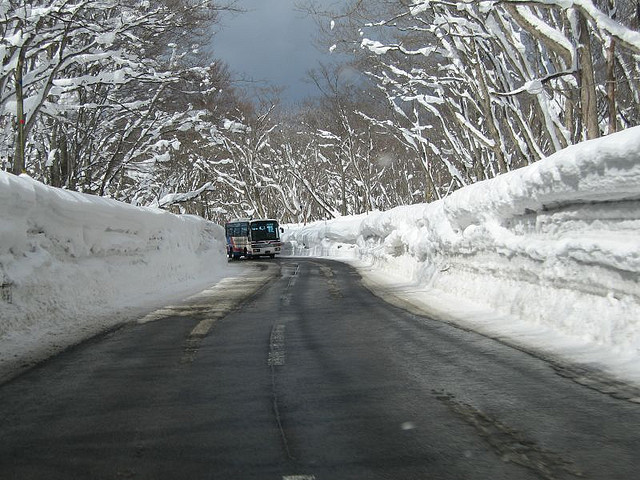diaforetiko.gr : 429989172 943f3c9252 z Το πιο χιονισμένο μέρος στον κόσμο βρίσκεται στην Ιαπωνία:  Το χιόνι φτάνει τα 12 μέτρα ύψος