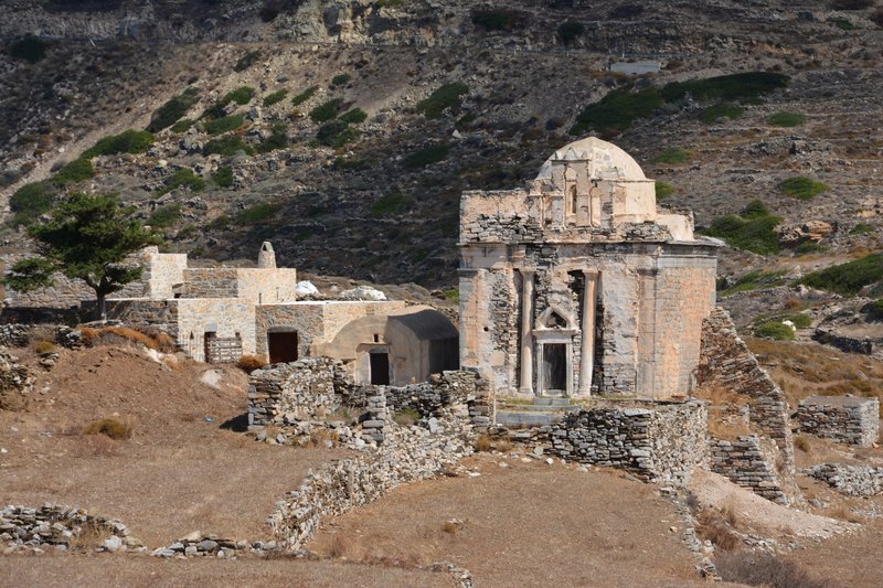 Eνα καλοδιατηρημένο ναόμορφο μαυσωλείο της όψιμης αρχαιότητας, που αργότερα μετατράπηκε σε τρουλλαίο βυζαντινό ναό
