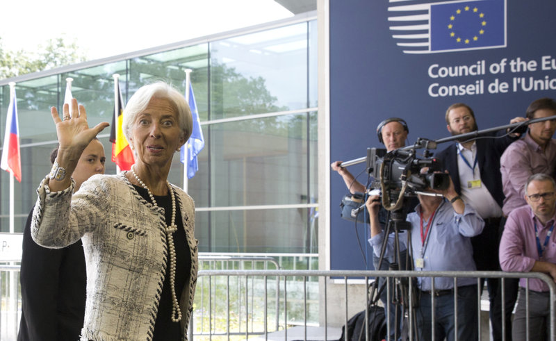 Η επικεφαλής του ΔΝΤ, Κριστίν Λαγκάρντ προσέρχεται στη συνεδρίαση -Φωτογραφία: AP