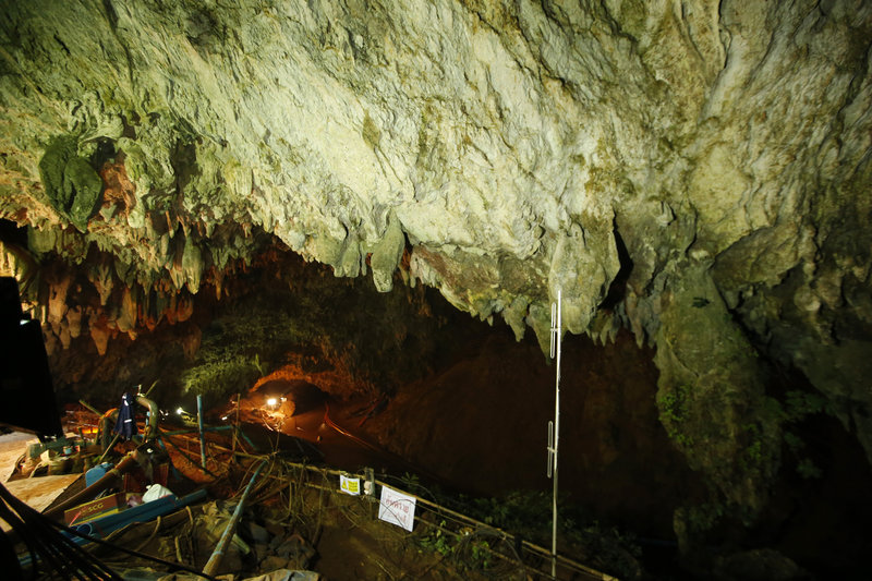 Η είσοδος του σπηλαίου