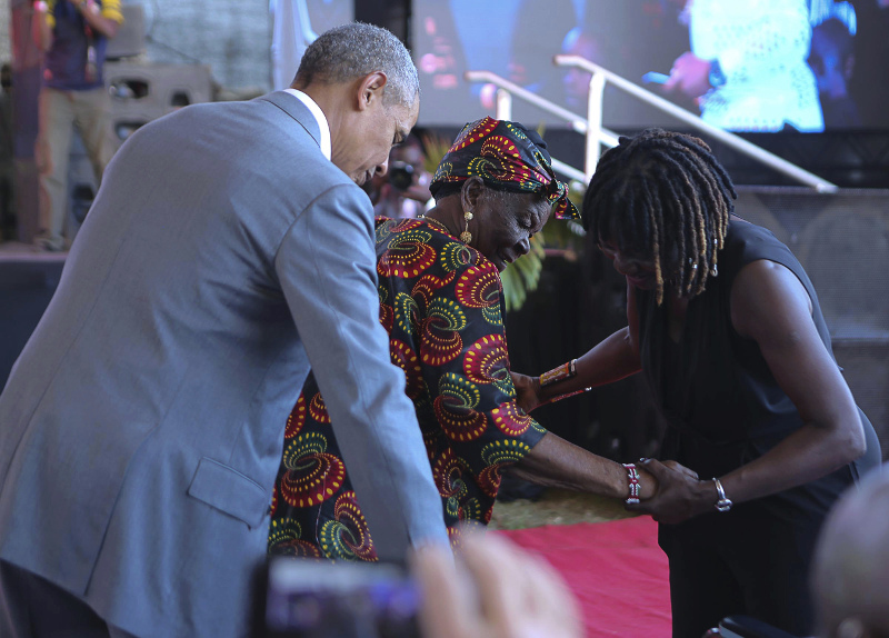 Τους επισκέφτηκε για πρωτη φορά αφού έφυγε από τον Λευκό Οίκο 