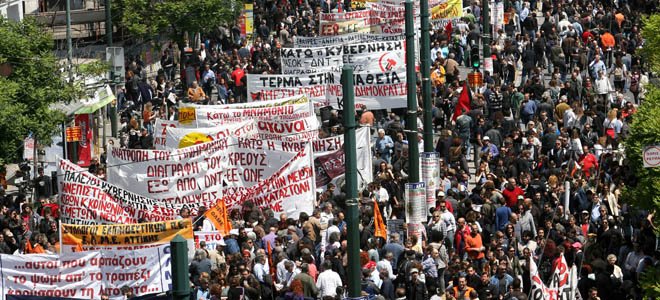 Κύμα οργής στους δρόμους της Αθήνας κατά της λιτότητας