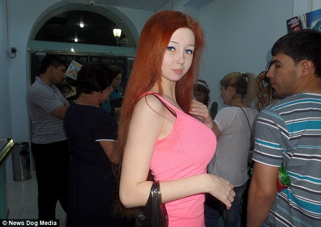 Το άκρον άωτον της παράνοιας: Μια 16χρονη έχει γίνει κούκλα Barbie! [εικόνες] | iefimerida.gr 6