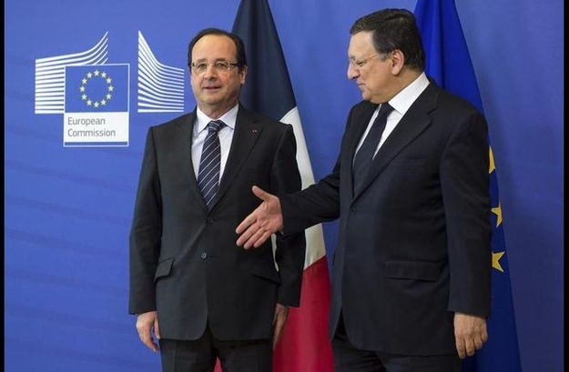 Ολες οι «παραλίγο» χειραψίες του Ολάντ: Οταν ο Γάλλος Πρόεδρος έμενε με το χέρι στον αέρα [εικόνες] | iefimerida.gr 7