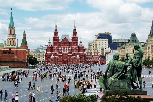 Από τη Μόσχα ως τη Σεβίλλη αυτές είναι οι ομορφότερες ευρωπαϊκές πλατείες [εικόνες]  | iefimerida.gr 13