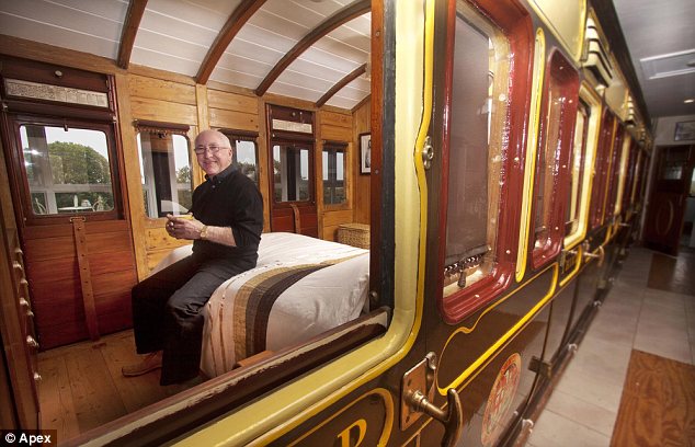 [Εικόνα: article-0-1310a738000005dc-795_634x408.jpg]