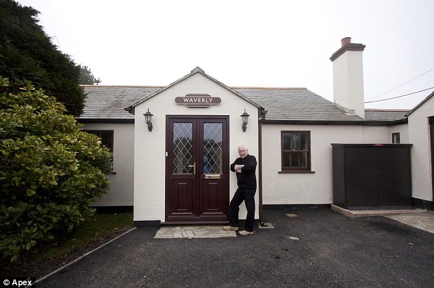 [Εικόνα: article-2143802-1310a77c000005dc-995_634x420.jpg]