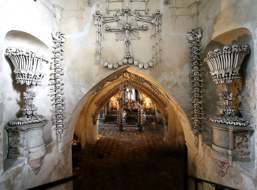 Η εκκλησία των οστών στην Τσεχία προκαλεί δέος