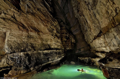 Εξερεύνηση στο πιο βαθύ σπήλαιο της Κίνας 