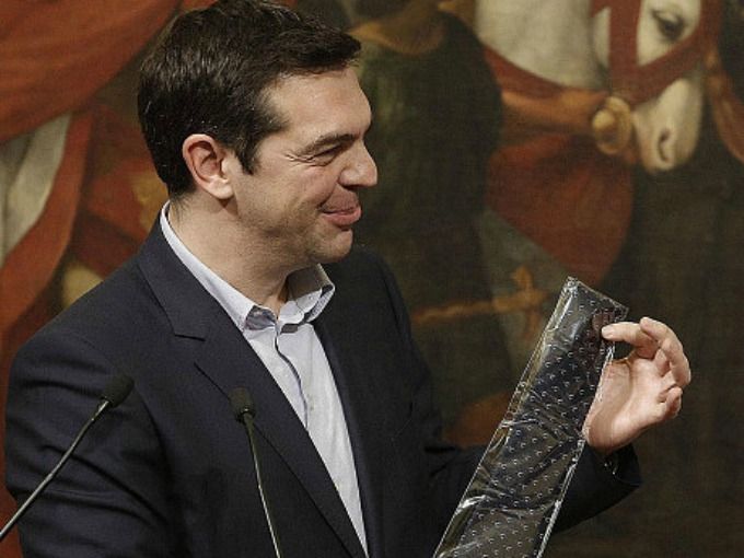 Αποτέλεσμα εικόνας για τσίπρας με γραβάτα φωτογραφία