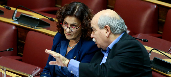 Βουλευτές ΣΥΡΙΖΑ: Πάρτε πίσω τις μειώσεις επιδομάτων πολυτέκνων -Τον Τσίπρα «έδειξε» η Φωτίου