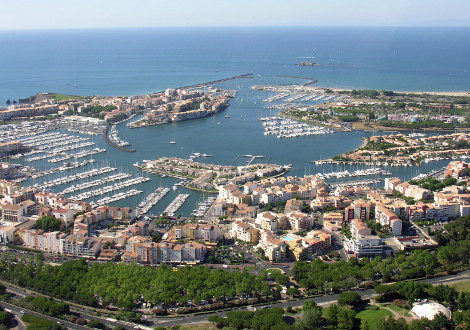 diaforetiko.gr : galliki poli 11 Cap dAgde:  Η πανέμορφη γαλλική πόλη, όπου μπορείς να κυκλοφορήσεις παντού γυμνός