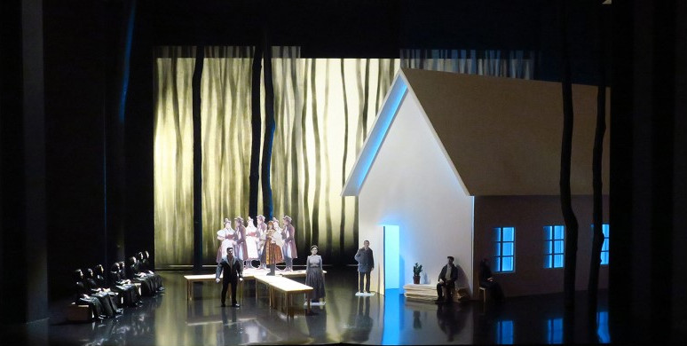 Στη διανομή της Γενούφας συναντούμε διακεκριμένους Έλληνες και ξένους πρωταγωνιστές