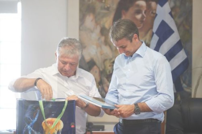 Ο Κυριάκος Μητσοτάκης επισκέφθηκε το Οροπέδιο Λασιθίου/ Φωτογραφία ΑΠΕ ΜΠΕ