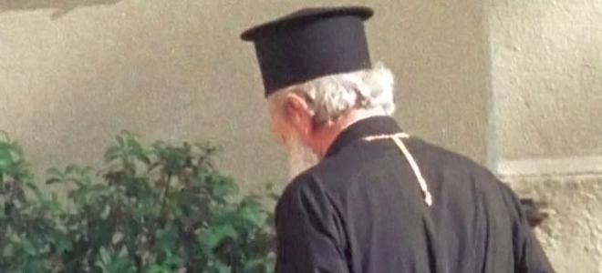 παπάς, περιστατικό ξυλοδαρμό, επίθεση, μήνυση, αστυνομία, ιερέας, άγνωστοι