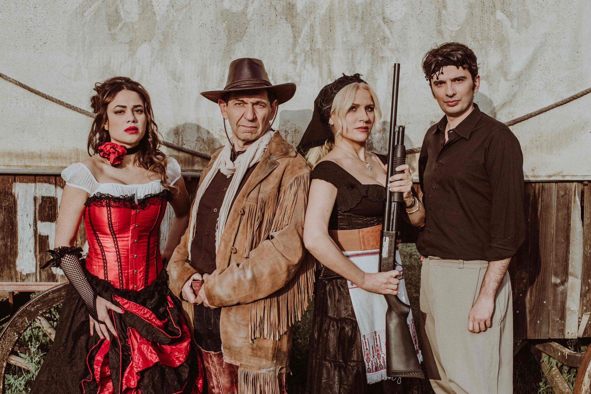 Άγρια Δύση Θεατρική παράσταση του Θοδωρή Αθερίδη σε σκηνοθεσία Μπέσυς Μάλφα