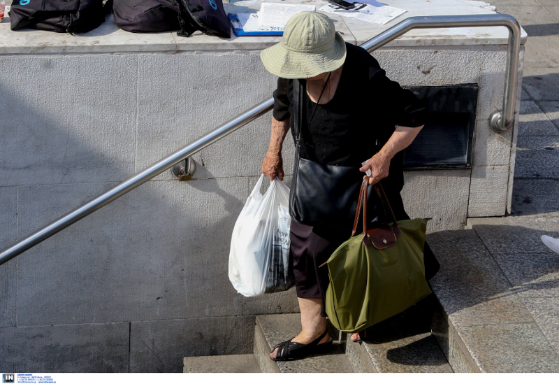 Οι ηλικιωμένοι και οι ομάδες υψηλού κινδύνου χρειάζονται ιδιαίτερη προσοχή/Φωτογραφία: Intimenews/Χρήστος Ντουντούμης