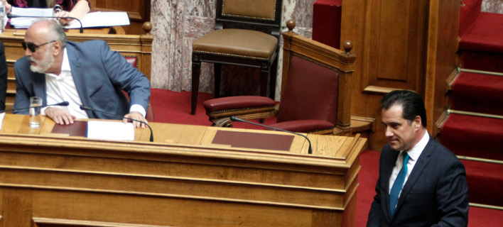Αδωνις: Είσαστε ο πρώτος ρουσφετάκιας του ΠΑΣΟΚ -Κουρουμπλής: Θα τρίζουν τα κόκαλα του Κωνσταντίνου Καραμανλή