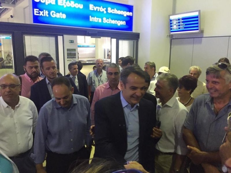 Ο Κυριάκος Μητσοτάκης συνομίλησε με πολίτες