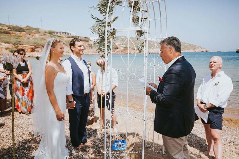 Σύμφωνα με τον δήμαρχο του νησιού, Φώτη Μάγγο υπάρχει μεγάλη ζήτηση για την τέλεση γάμων