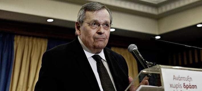 Ο Στέφανος Μάνος θέτει τρία ερωτήματα στους υποψηφίους δημάρχους, πριν ψηφίσει