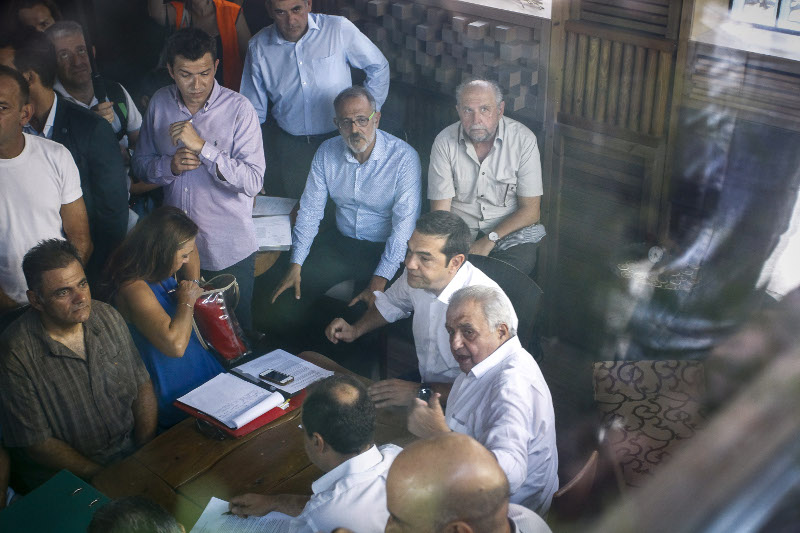 Ο Αλέξης Τσίπρας στην σύσκεψη με τους πυρόπληκτους- φωτογραφία eurokinissi