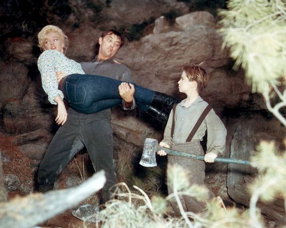 monroe b | Lamianow.gr