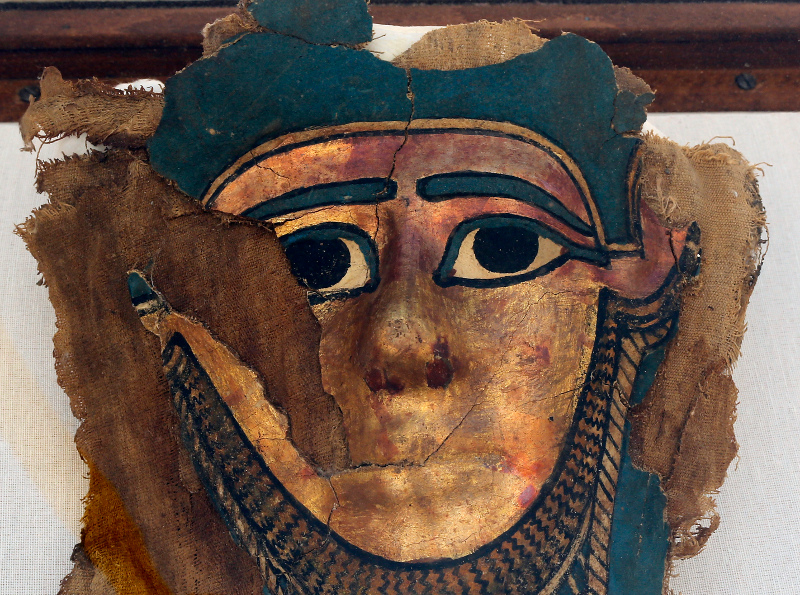 Μία ακόμη μάσκα που βρέθηκε κατά τη διάρκεια των ανασκαφών 