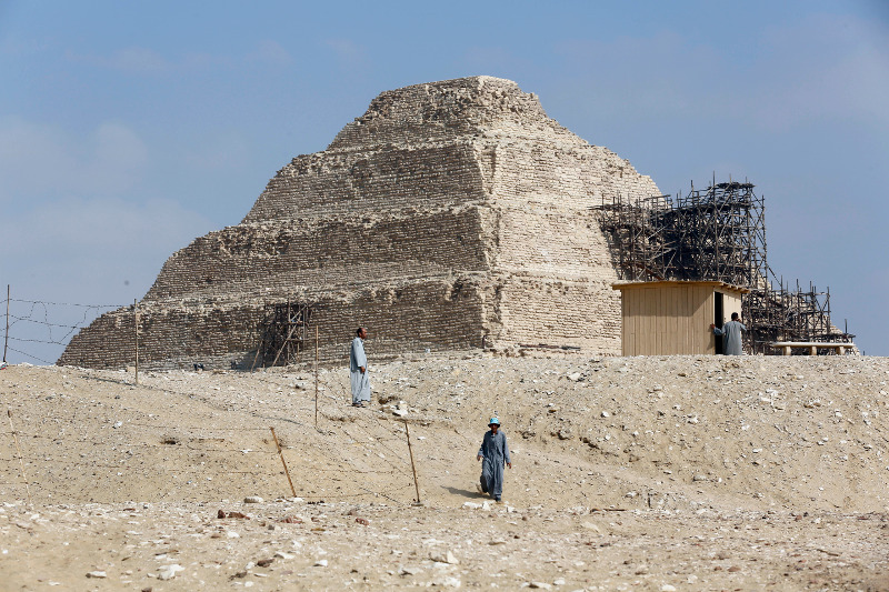 Η Πυραμίδα Unas στη Σακάρα της Γκίζας στο Κάιρο