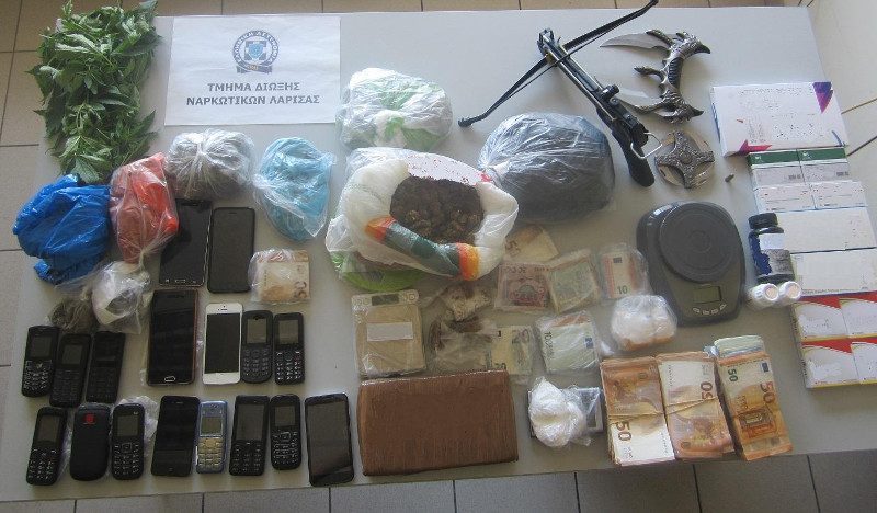 Σύλληψη εγκληματικής οργάνωσης στην Λάρισα για ναρκωτικά/ Φωτογραφία astynomia.gr