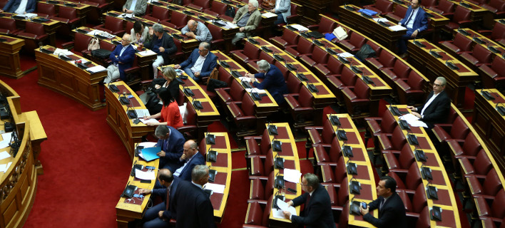 Στις 10 το βράδυ η ονομαστική ψηφοφορία για τον «Κλεισθένη» στη Βουλή