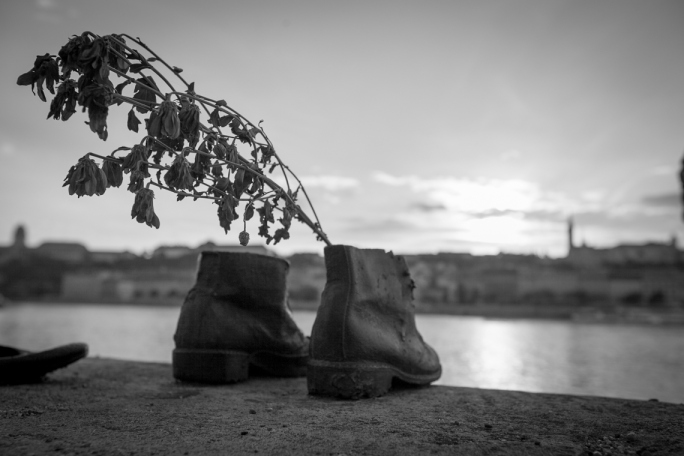 Τα παπούτσια του Δούναβη – Το πιο συγκινητικό μνημείο στην μνήμη όσων έχασαν τη ζωή τους από τους Ναζί [εικόνες] 