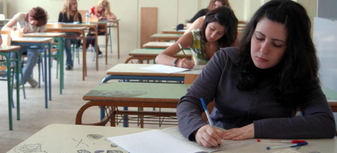 Το σχέδιο «Αθηνά» φέρνει άνοδο στις βάσεις και μείωση των θέσεων σε ΑΕΙ και ΤΕΙ