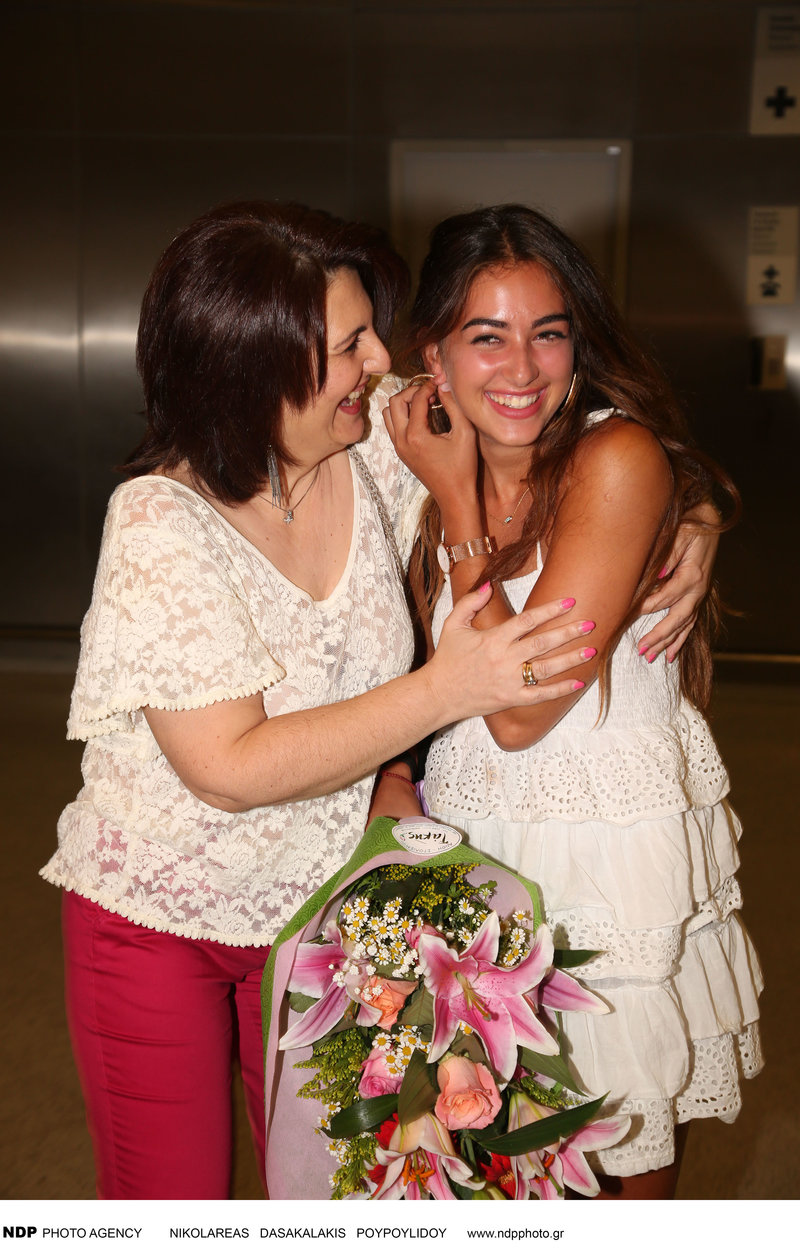 Με τη μητέρα της