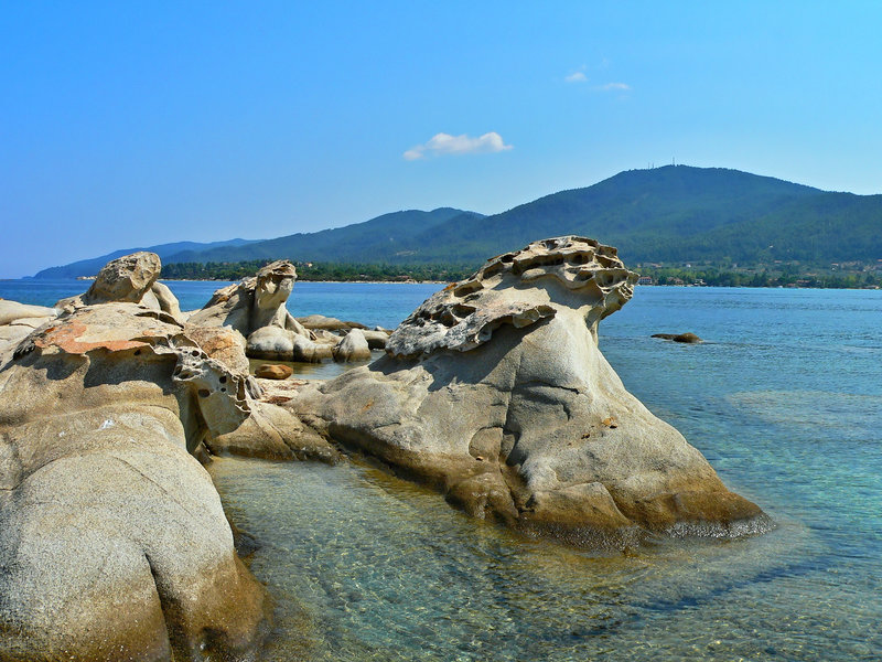 Το εξωτικό νησί στην Ελλάδα με τις παραλίες που έχουν ζεστά νερά όλο το χρόνο[photos]