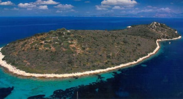 Αποτέλεσμα εικόνας για Το νησί που φημολογείται ότι αγόρασε ο Μέσι στο Ιόνιο