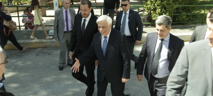 Παυλόπουλος: Να παραμείνουμε ενωμένοι στις κρίσιμες ώρες που περνάει η πατρίδα Πηγή: Παυλόπουλος: Να παραμείνουμε ενωμένοι στις κρίσιμες ώρες που περνάει η πατρίδα | iefimerida.gr