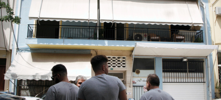 Τραγωδία: Πέθανε η 18χρονη που επιχείρησε να κάψει ο πατέρας της στην Πετρούπολη