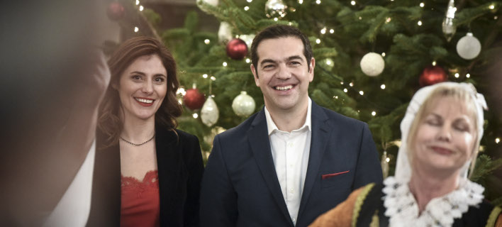 Το Πρωτοχρονιάτικο μήνυμα του Αλέξη Τσίπρα στους Έλληνες: "Χρόνος-ορόσημο για την Ελλάδα το 2018"