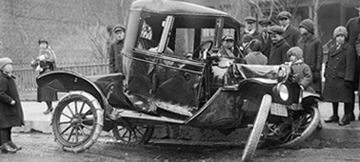 Σαν σήμερα έγινε το πρώτο θανατηφόρο τροχαίο -Αυτοκίνητο με 6 χλμ. παρέσυρε γυναίκα [εικόνες]