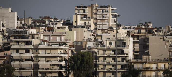 Πρώτα οι φιέστες για την έξοδο από τα μνημόνια, μετά η «λυπητερή» για τον ΕΝΦΙΑ