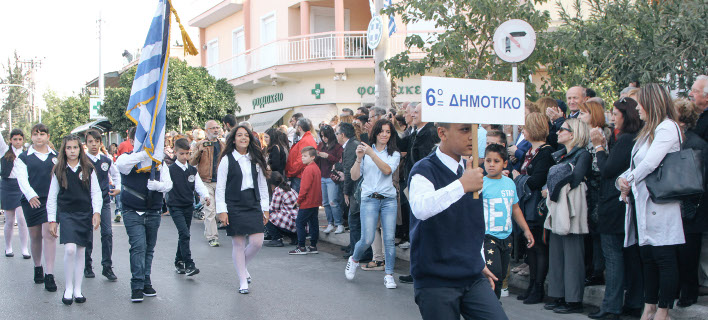 Ο Αμίρ από το Αφγανιστάν, μαθητής του 6ου Δημοτικού Σχολείου Δάφνης/ Φωτογραφία:Eurokinissi