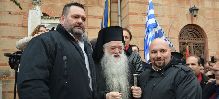 Ο Αμβρόσιος, στο συλλαλητήριο του Αιγίου για τη Μακεδονία, με τον Παναγιώταρο και τον Λαγό της ΧΑ