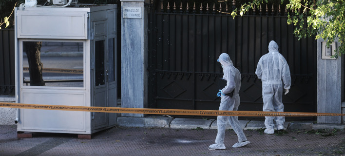 Αμυντικού τύπου η χειροβομβίδα που εξερράγη έξω από τη γαλλική πρεσβεία