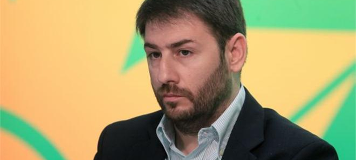 Ανδρουλάκης: Κωμικοτραγική εικόνα για ένα κόμμα του 4,67% να ενδιαφέρονται 10 υποψήφιοι
