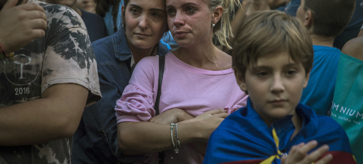 Mετά την αστυνομική επέμβαση στην Καταλονία, φωτογραφία: AP images
